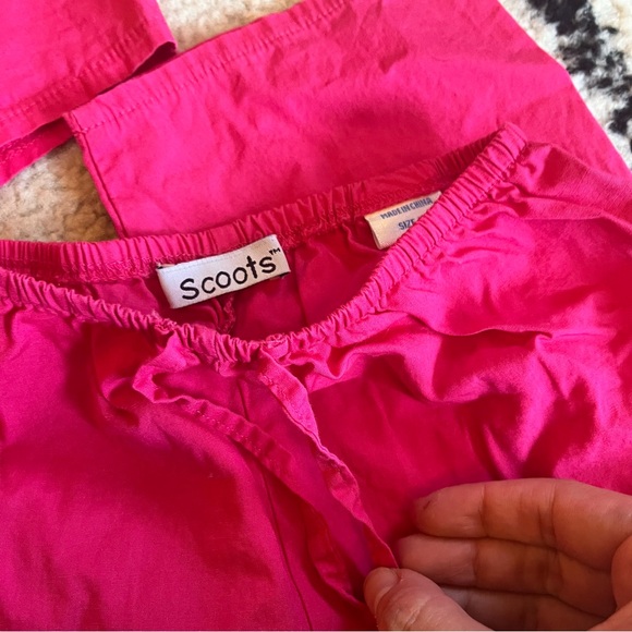 Scoots Brand Hot Pink Embroidered Big Sister Scrub Set Size 3T - Picture 6 of 7